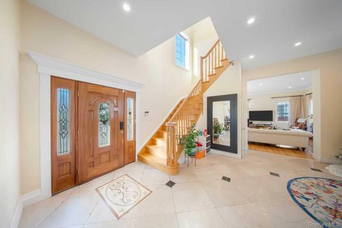 66-19 Commonwealth Blvd, Little Neck, NY, 11362-2346 | Card Image