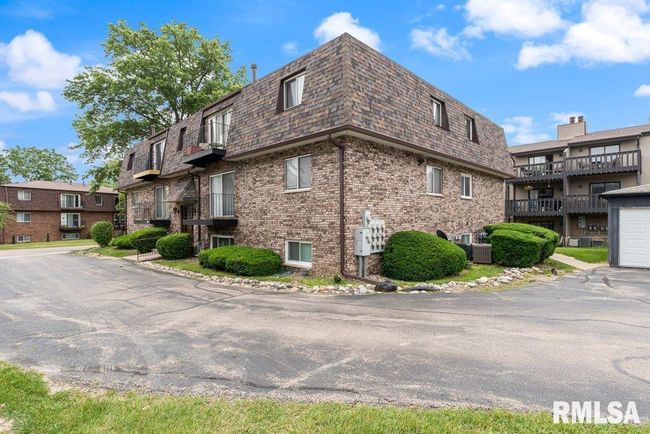 APT-4 - 3069 4 Th St, Condo with 2 bedrooms, 1 bathrooms and null parking in Moline IL | Image 17