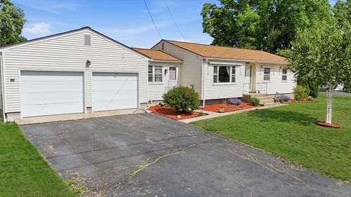 37 Woodcrest Ct, Chicopee, MA, 01020 | Card Image