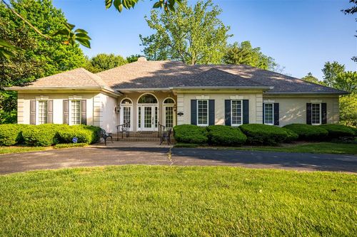 210 Daleview Cir, Russellville, KY, 42276-2144 | Card Image