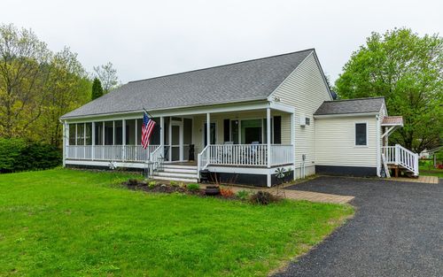 9 Dearborn Cir, Walpole, NH, 03608-4408 | Card Image