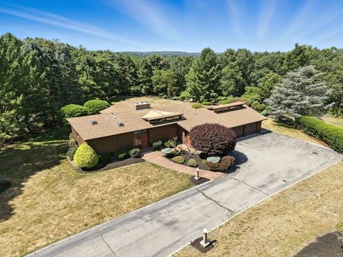 16 Tedford Ln, Lynnfield, MA, 01940-2626 | Card Image