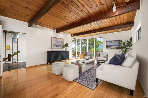 135 Peralta Ave, Mill Valley, CA, 94941-3519 | Card Image