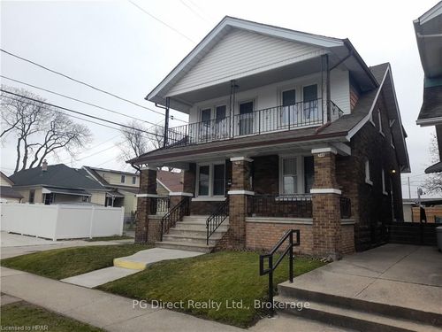 747-749 Niagara St, Windsor, ON, N9A3T5 | Card Image