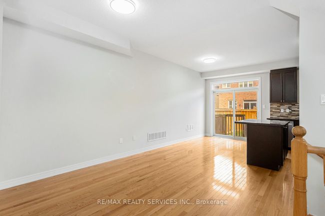 7 Mclaughlin Ave, House attached with 3 bedrooms, 3 bathrooms and 2 parking in Milton ON | Image 7