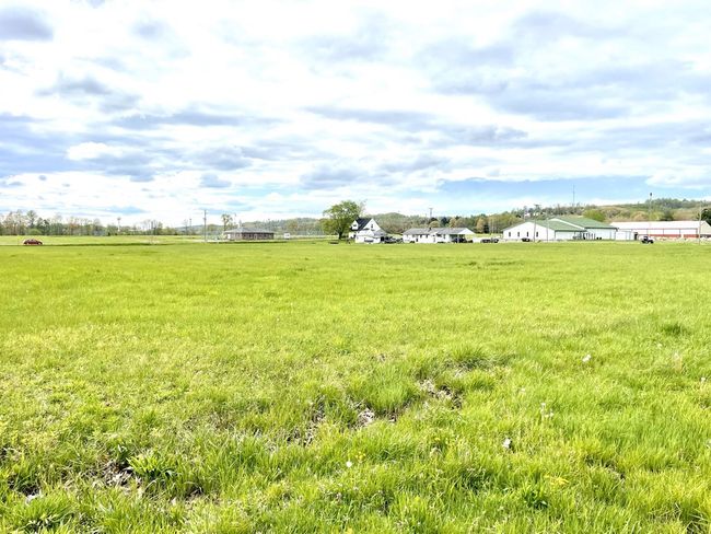 303 - 301-303 3 Rd St, Home with 3 bedrooms, 1 bathrooms and null parking in Beaver OH | Image 12