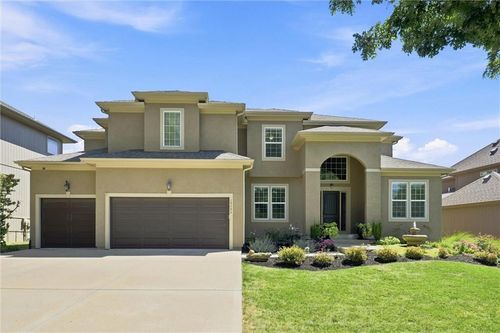 15447 W 164th Ter, Olathe, KS, 66062-9024 | Card Image
