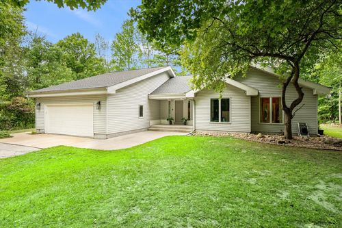 1844 Cree Rd, Fremont, MI, 49412-8729 | Card Image
