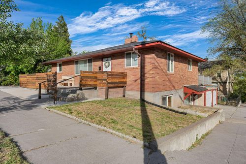 404 Washington St, Klamath Falls, OR, 97601-3053 | Card Image