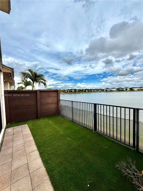 15981 Nw 91st Ct, Miami Lakes, FL, 33018-6362 | Card Image