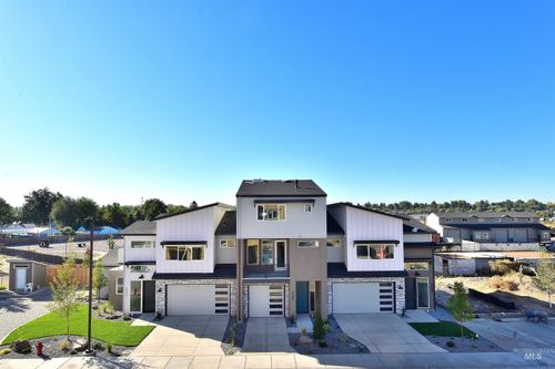5273 N River Water Ln, Garden City, ID, 83714-1010 | Card Image