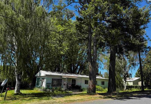 407 N 2nd St, Garfield, WA, 99130-5137 | Card Image