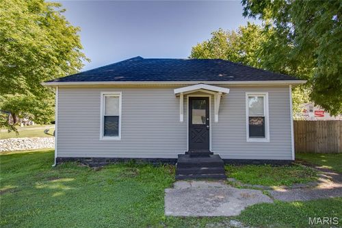 907 Voge Street, Staunton, IL, 62088 | Card Image