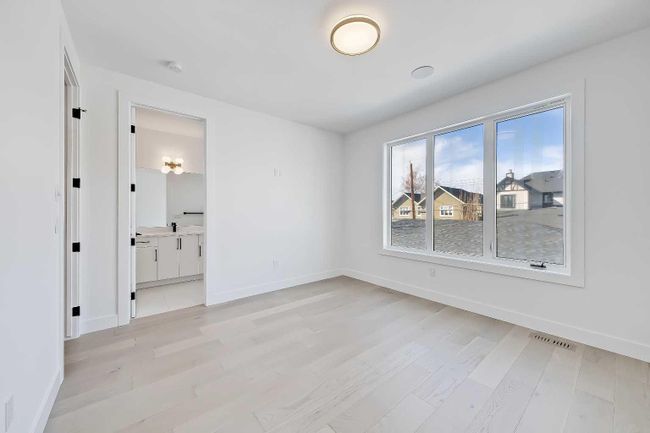 909 32 Street Nw, Home with 4 bedrooms, 4 bathrooms and 4 parking in Calgary AB | Image 23