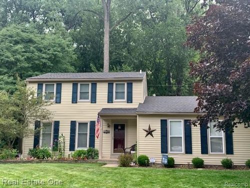 21590 Flanders St, Farmington Hills, MI, 48335-5338 | Card Image