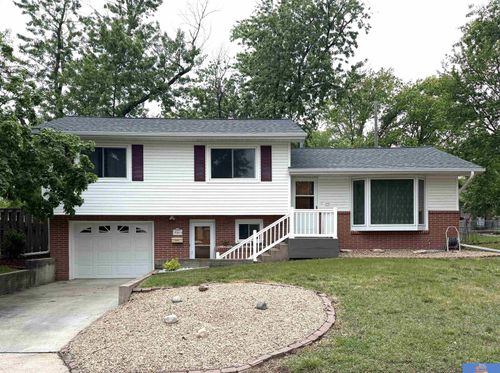 1005 N 16th Ave, Beatrice, NE, 68310-2535 | Card Image