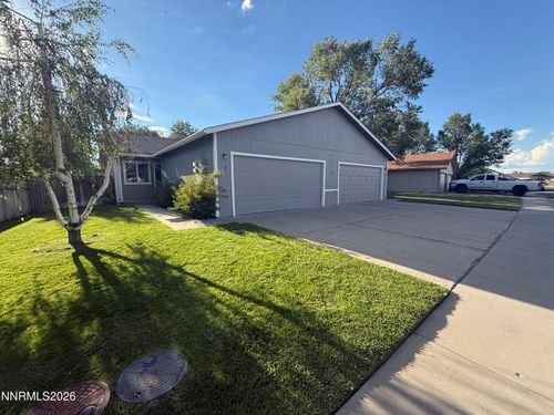 752 Wagon Dr, Gardnerville, NV, 89460-8390 | Card Image