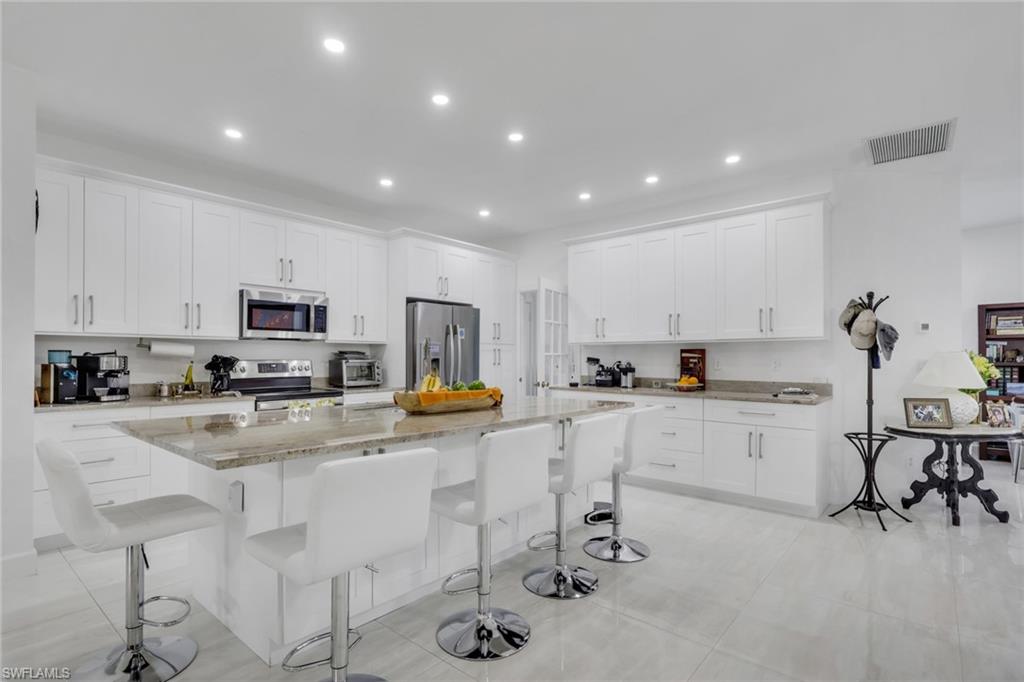 Residential in NAPLES 5