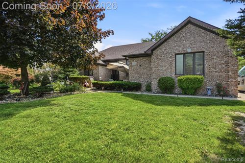 6786 Jasmine Dr, Troy, MI, 48098-6914 | Card Image