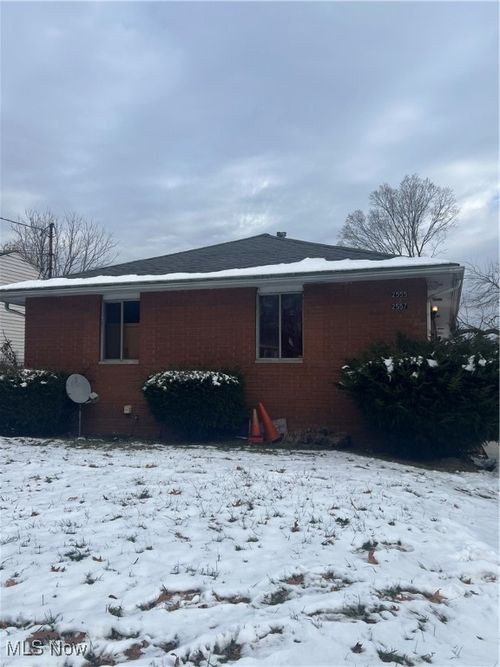 2557 Edwin Ave, Akron, OH, 44314-3446 | Card Image