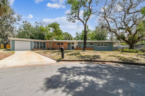 422 Dunedin Cir, TEMPLE TERRACE, FL, 33617-7802 | Card Image