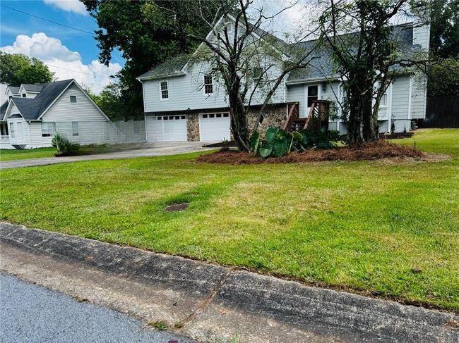 208 Arbour Way, House other with 3 bedrooms, 2 bathrooms and null parking in Suwanee GA | Image 4