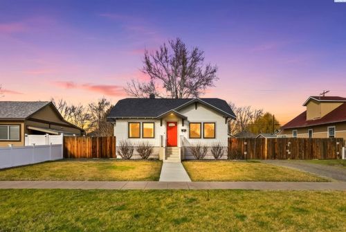 725 W Margaret St, Pasco, WA, 99301-4126 | Card Image