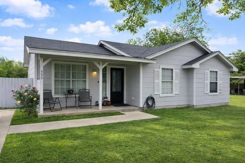 555 Live Oak Dr, Bertram, TX, 78605-4435 | Card Image