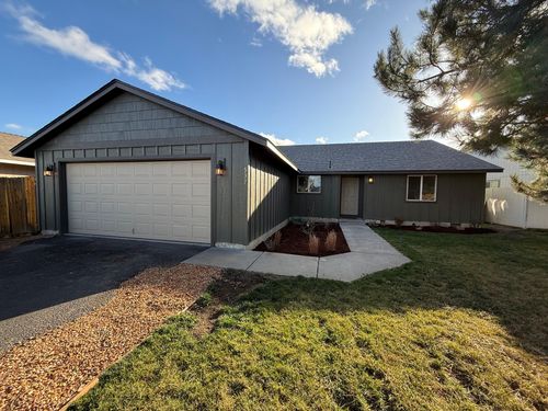 537 Se Ponderosa Dr, Madras, OR, 97741-2023 | Card Image