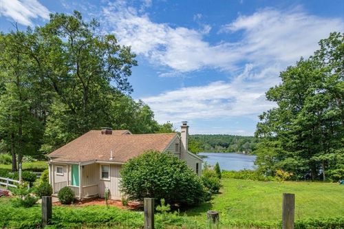 48 Lakeshore Dr, Norfolk, MA, 02056-1226 | Card Image