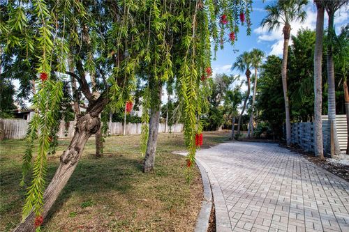 51 S Adams Dr, SARASOTA, FL, 34236-1421 | Card Image