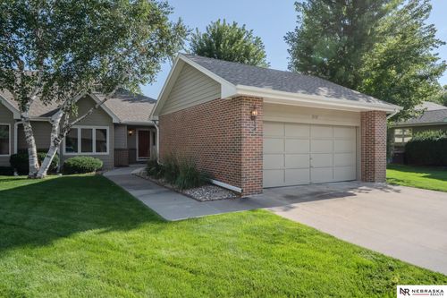 2132 Nye Dr, Fremont, NE, 68025-2200 | Card Image