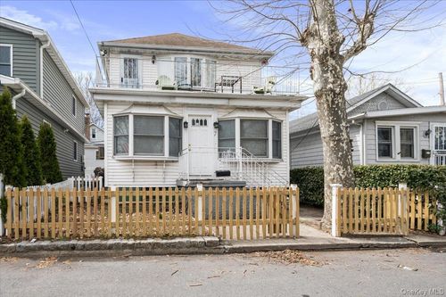 7-7 Poplar Ave, Bronx, NY, 10465-3824 | Card Image