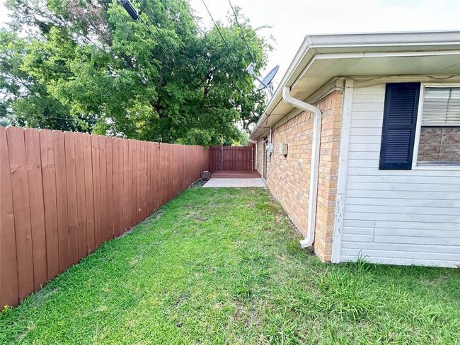 1728 Red Oak Cir, House other with 3 bedrooms, 2 bathrooms and null parking in Sulphur Springs TX | Image 15