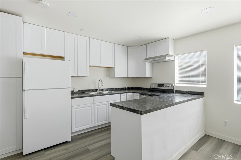 Residential Lease in Inglewood 5