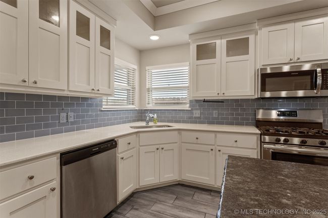 27623 109 Th St, House other with 3 bedrooms, 2 bathrooms and null parking in Coweta OK | Image 21
