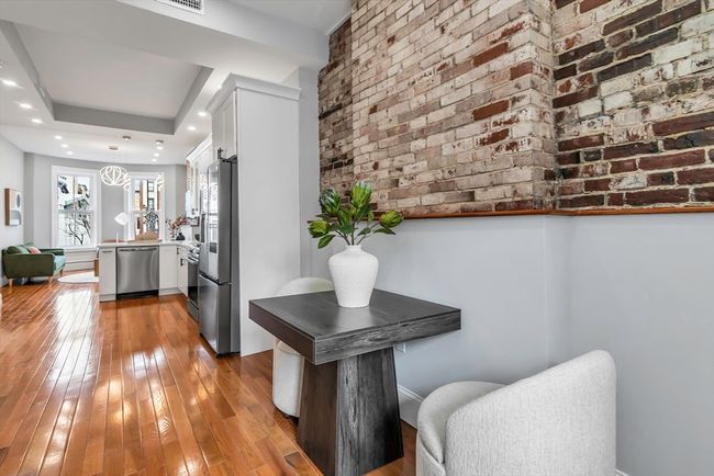 APT-1 - 162 W Concord St, Condo with 2 bedrooms, 2 bathrooms and 1 parking in Boston MA | Image 12