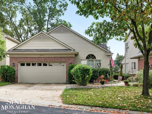820 Milford Glen Cir, Milford, MI, 48381-2076 | Card Image