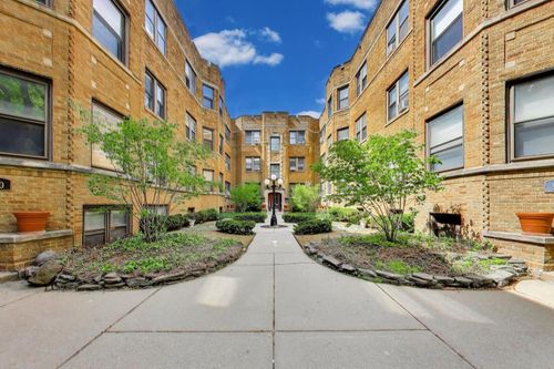 3n-536 W Cornelia Ave, Chicago, IL, 60657-2766 | Card Image