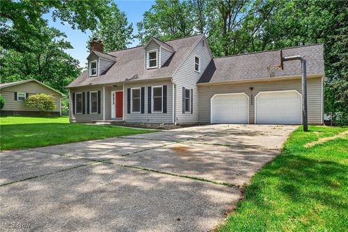 234 Summit St, Wadsworth, OH, 44281-2272 | Card Image