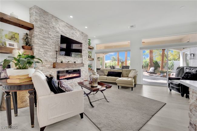 10001 Cresent Creek Dr, House other with 2 bedrooms, 2 bathrooms and null parking in Las Vegas NV | Image 9