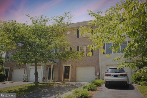135 Teague Ln, MARTINSBURG, WV, 25404-6558 | Card Image