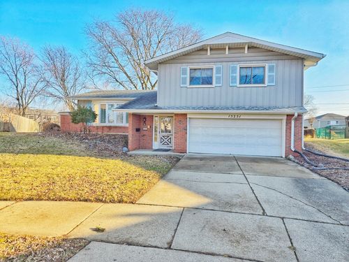15251 Colina Ave, Oak Forest, IL, 60452-1914 | Card Image