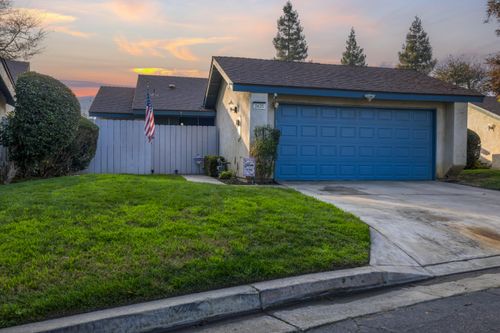 2425 S Meadowbrook Court, Visalia, CA, 93292 | Card Image