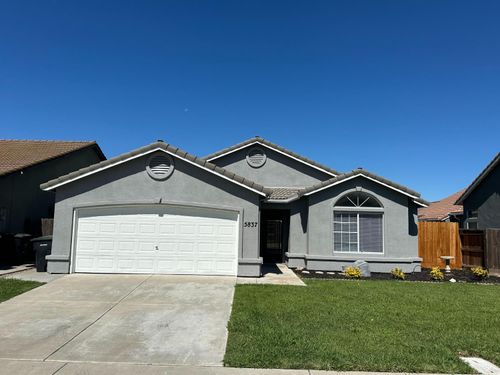 5837 Webb St, Riverbank, CA, 95367-9686 | Card Image