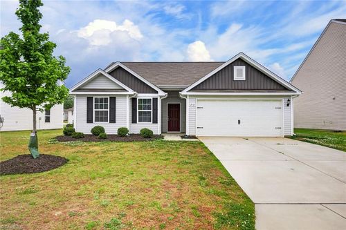 2112 Briar Run Dr, Greensboro, NC, 27405-9819 | Card Image