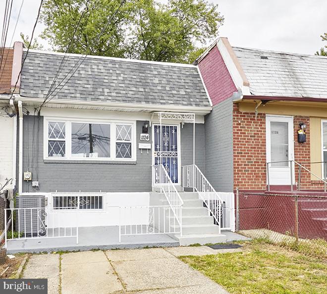 Lakeshore Dr, Camden, NJ 08104