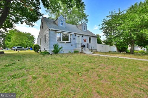 901 Quinton St, ROEBLING, NJ, 08554-1929 | Card Image