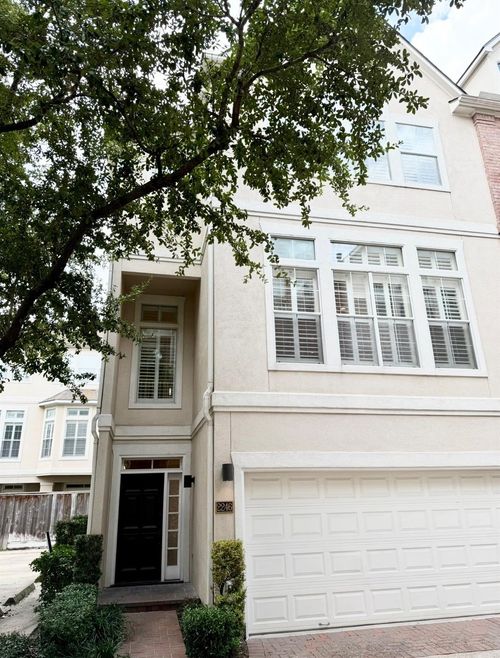 2246 Bancroft St, Houston, TX, 77027-3706 | Card Image