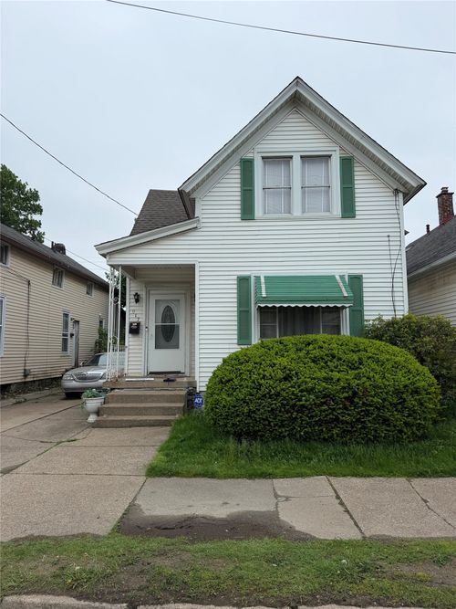 917 W 18th St, Erie, PA, 16502-1509 | Card Image